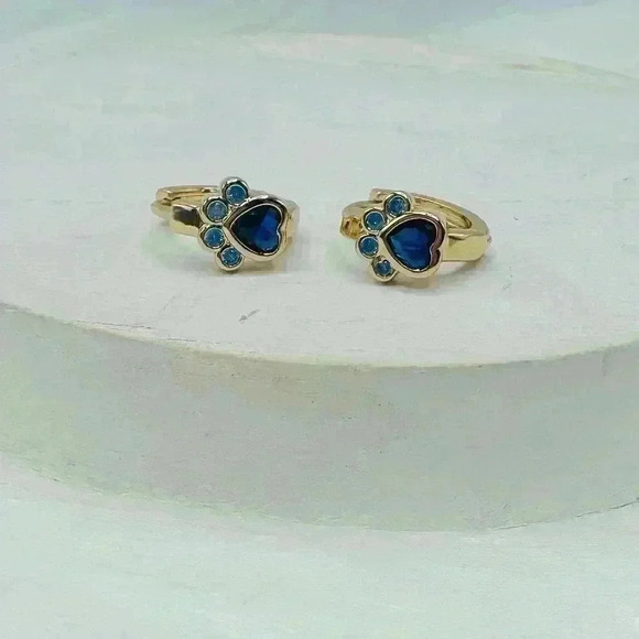 Charming Tiny Paw  Zirconia Stud Earrings - Picture 1 of 7